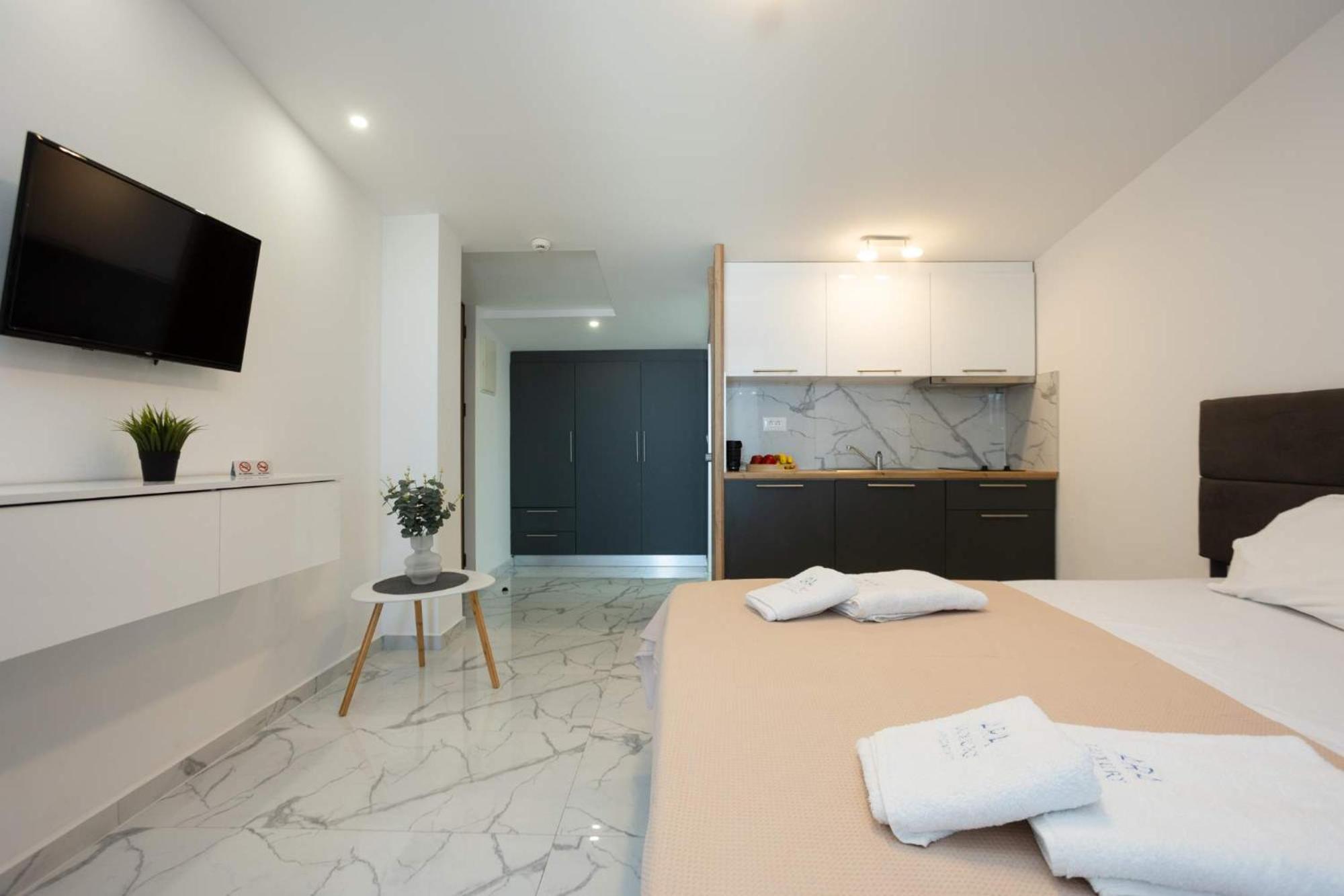 Avgerinos Apartments Polychrono Extérieur photo